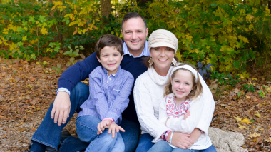 Amanda Edwards family photo_featured_thumb